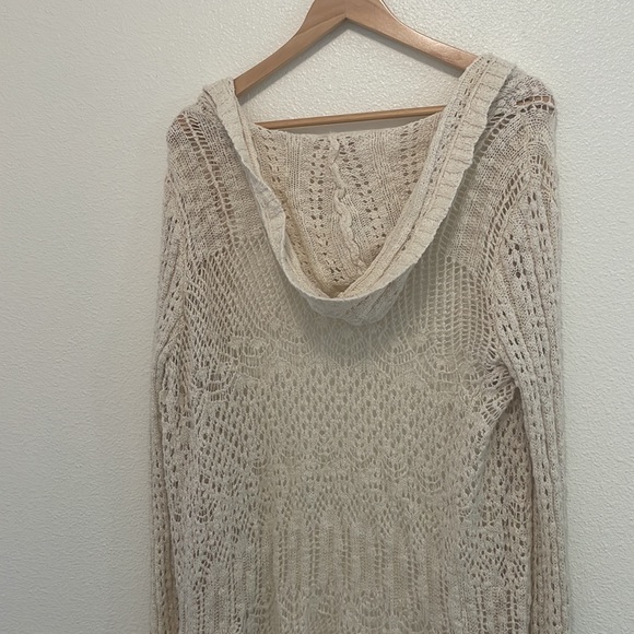 Soft classy woven sweater with hood😍 - Picture 6 of 9